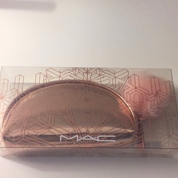 MAC LIMITED EDITION SNOWBALL MINI BRUSH KIT💕 - Picture 4 of 5